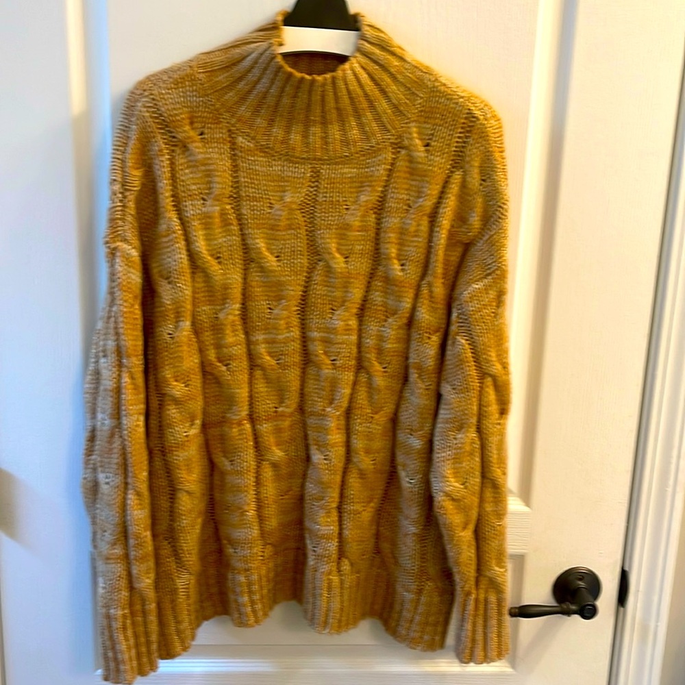 Crown & Ivy women's plus size  2X metallic neutral cable knit sweaterer
